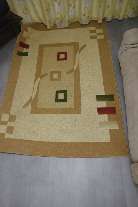 Продам ковер в хорошем состоянии