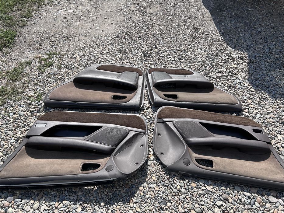 Дверные карты таета марк 2  по 10к чайзер креста комлпект по штучно