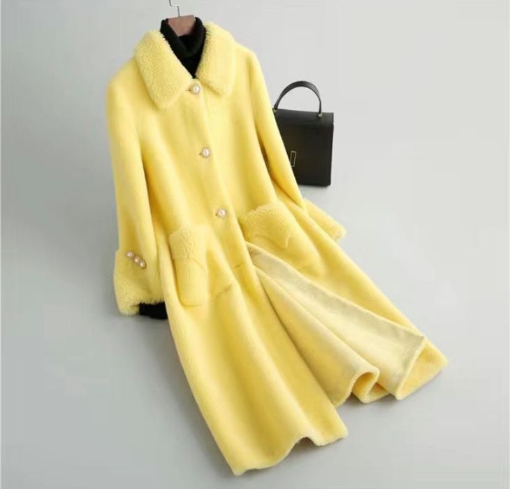 Продам верхнюю одежду