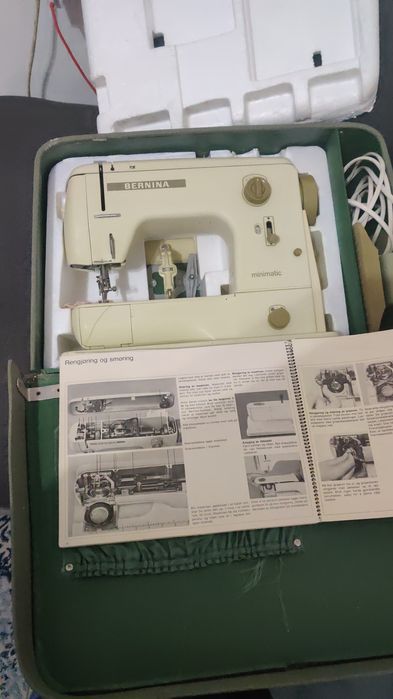 Mașină De Cusut Elvețiană