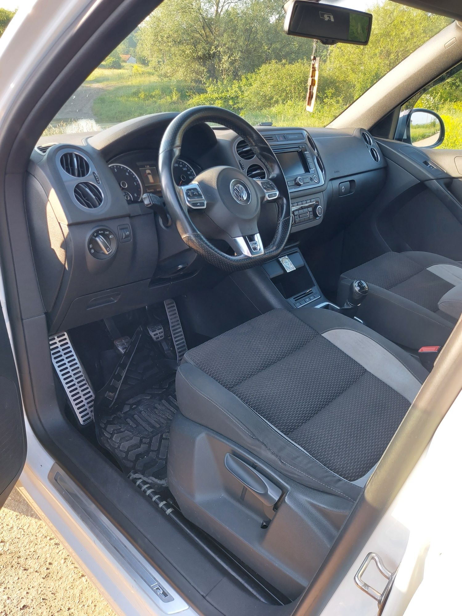 Vând Vw Tiguan R-line 12.200  euro