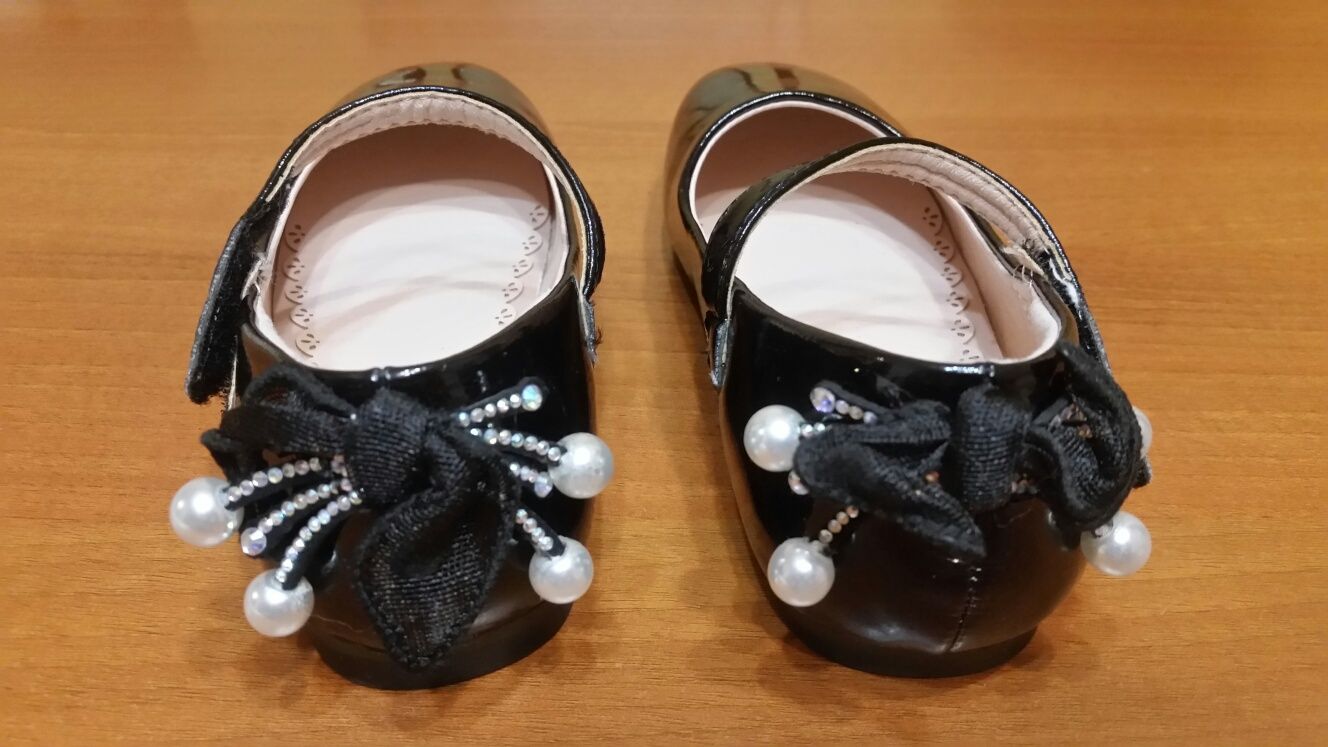 Pantofi fete negri lac
