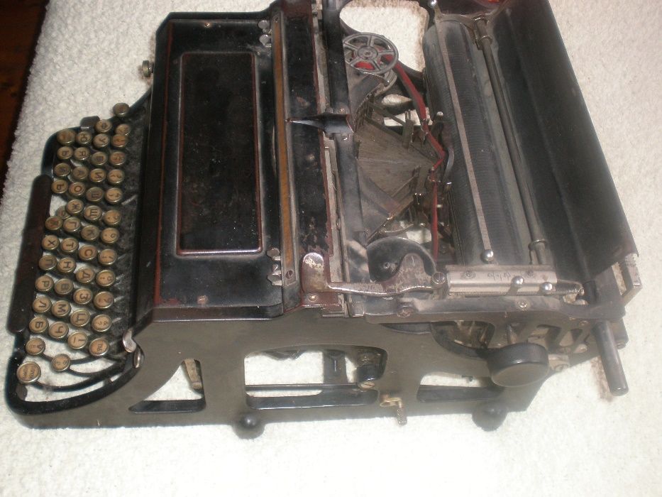 Антикварна пишеща машинаTypewriter „Adler Model 25“-уникат