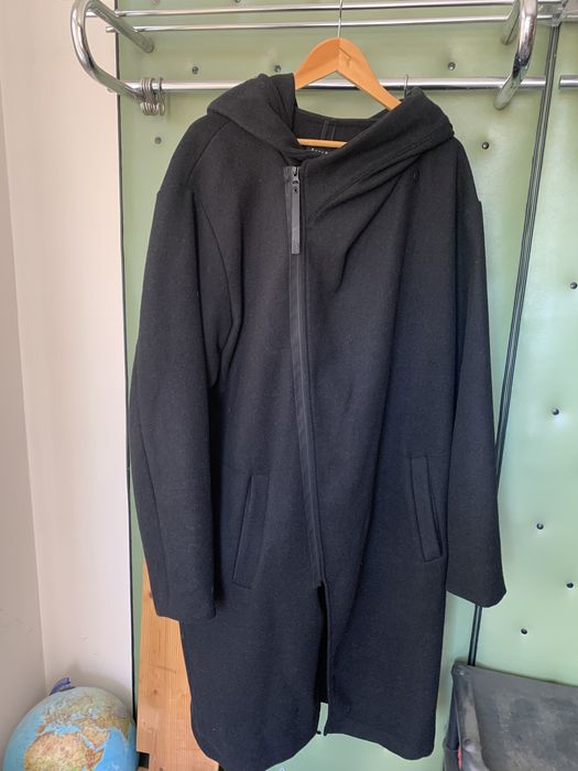 Продавам дрехи нови и някои от тях по един два пъти обличани