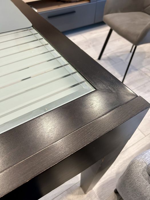 Разтегателна трапезна маса от масив и закалено стъкло 90х90см