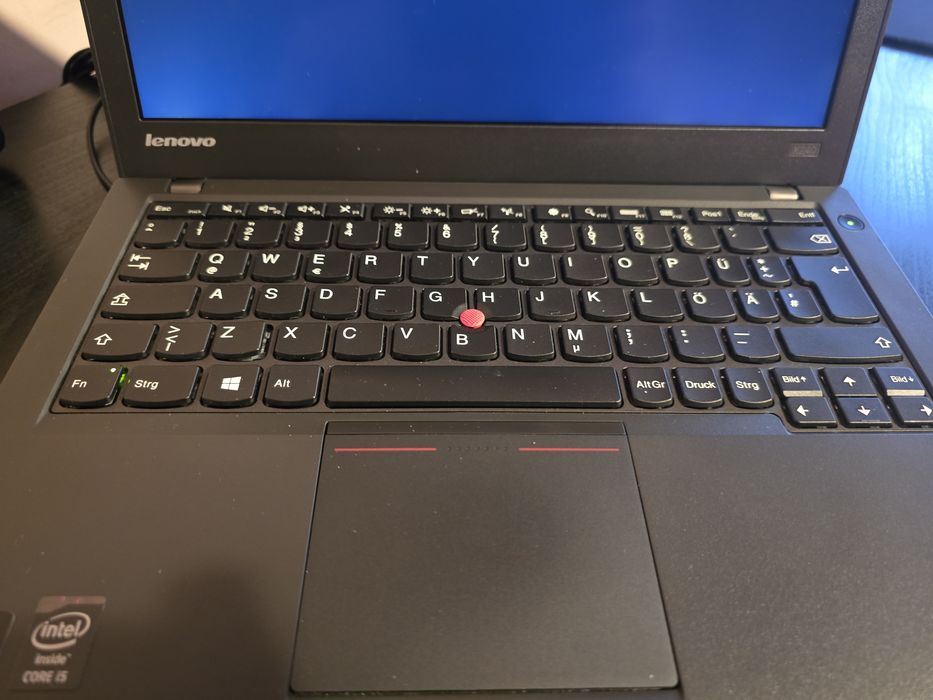 Продавам лаптоп Lenovo X240