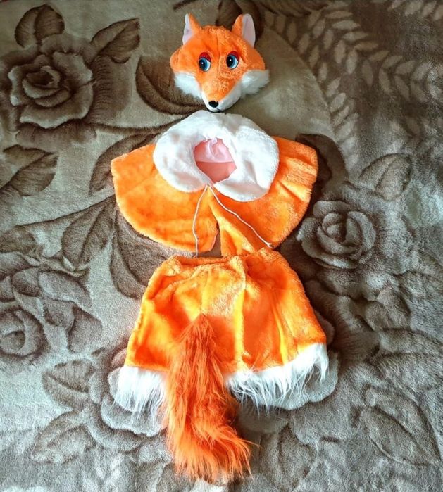 Продам новогодние костюмы