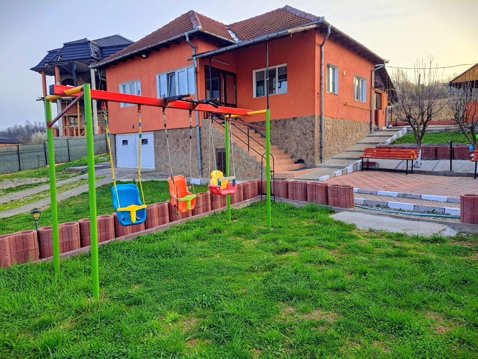 Casa de vanzare zona Mihaesti