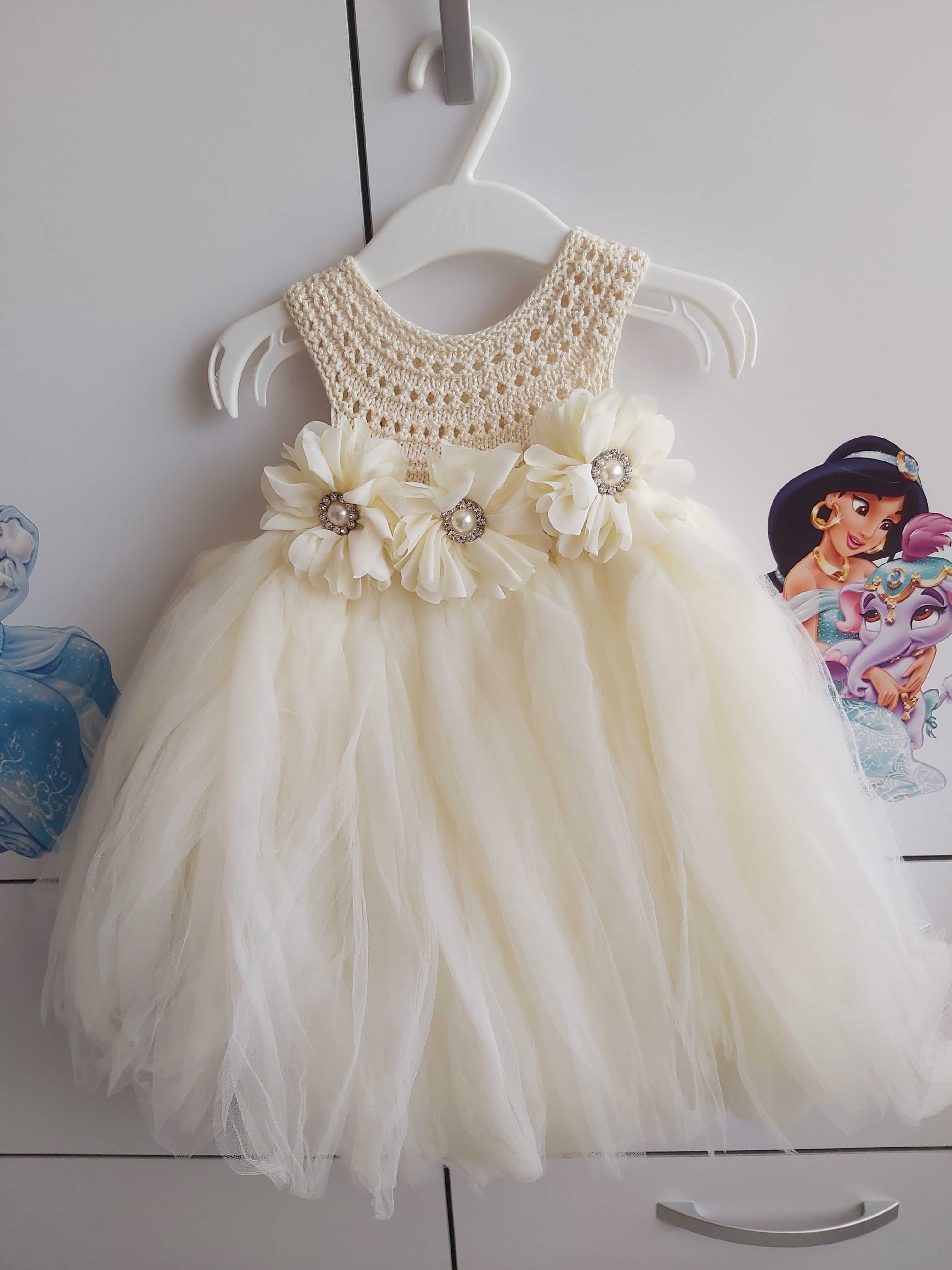 Детска, бебешка официална рокля размер 80, без забележка