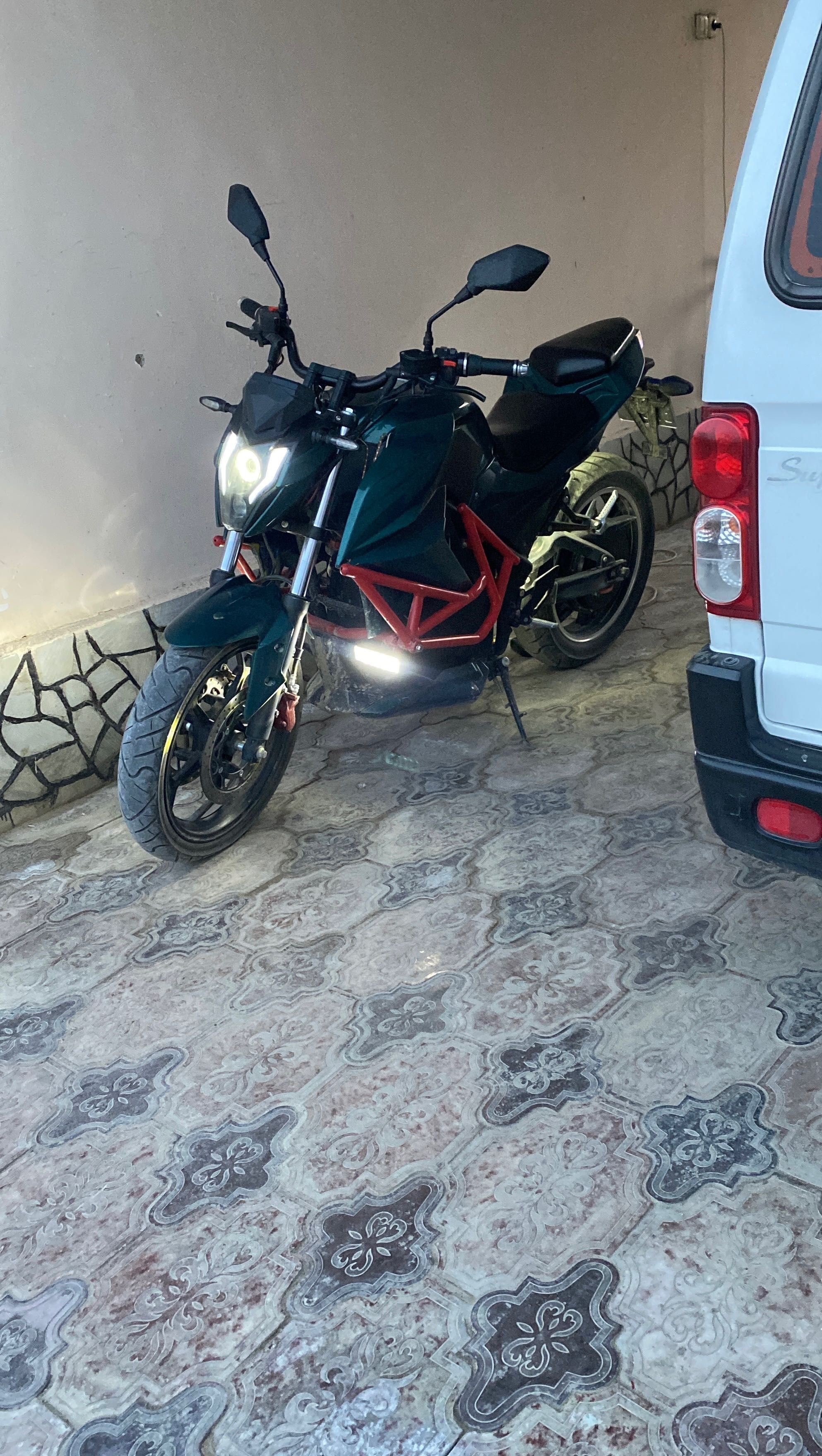 Moto Bike sotiladi