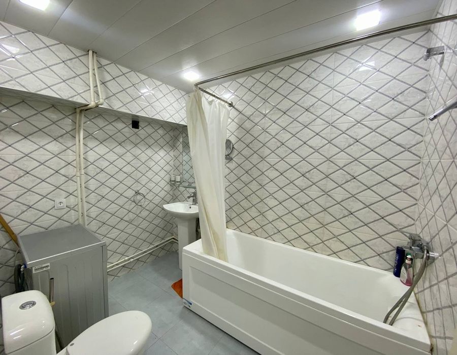 Продается 3х ком квартира на массиве Кашгар, ор-р: кафе Бухара, 70 м²
