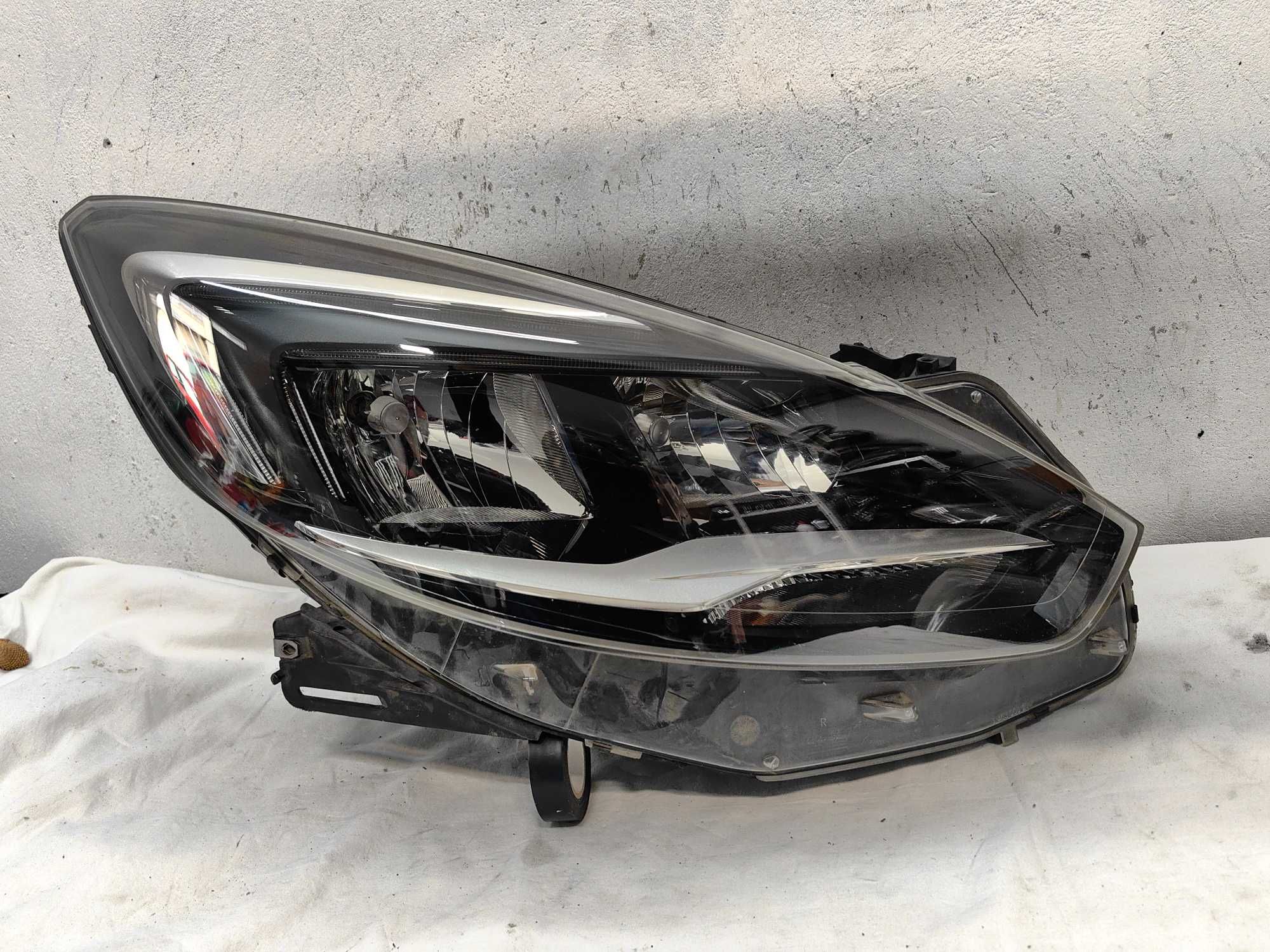 Оригинален фар Опел Зафира Ц  Opel Zafira C Face Led