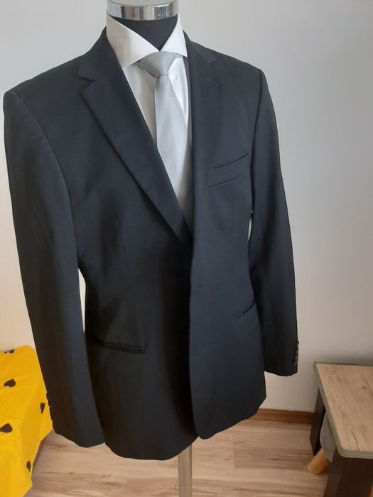 Vând/schimb Sacou original HUGO BOSS marimea XXL