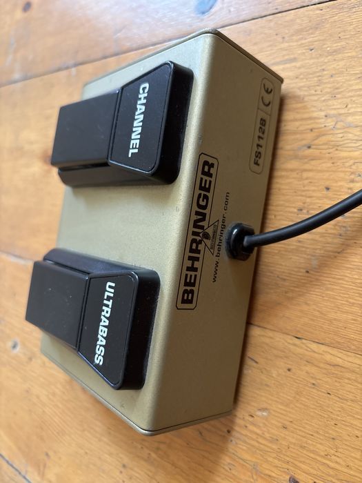 Педали для музыкальных комбиков