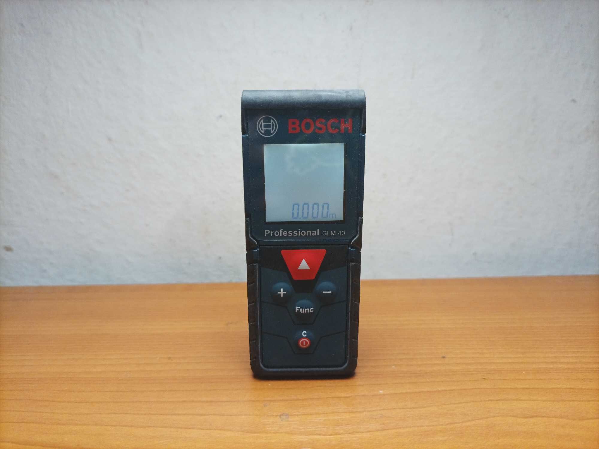 Лазерна ролетка Bosch GLM 40