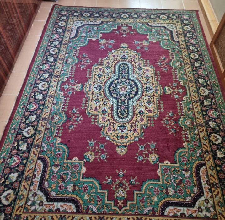 Ковер из шерсти продается