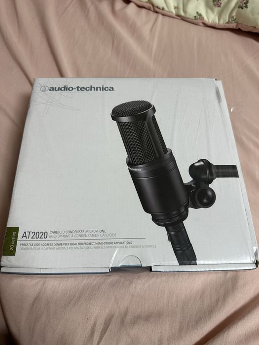 Микрофон Audio-Technica AT2020