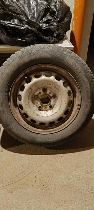 Зимни гуми Vredestein 195/65/15 с джанти