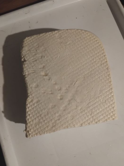 Vând brânză de vacă