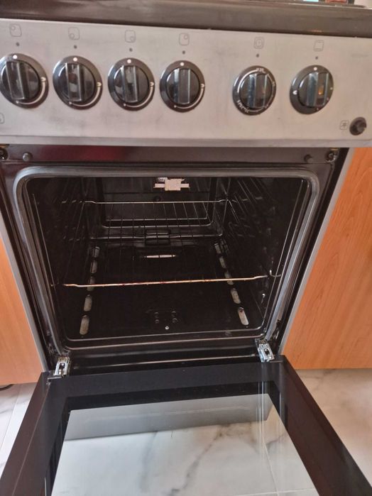 Aragaz arctic negru-argintiu