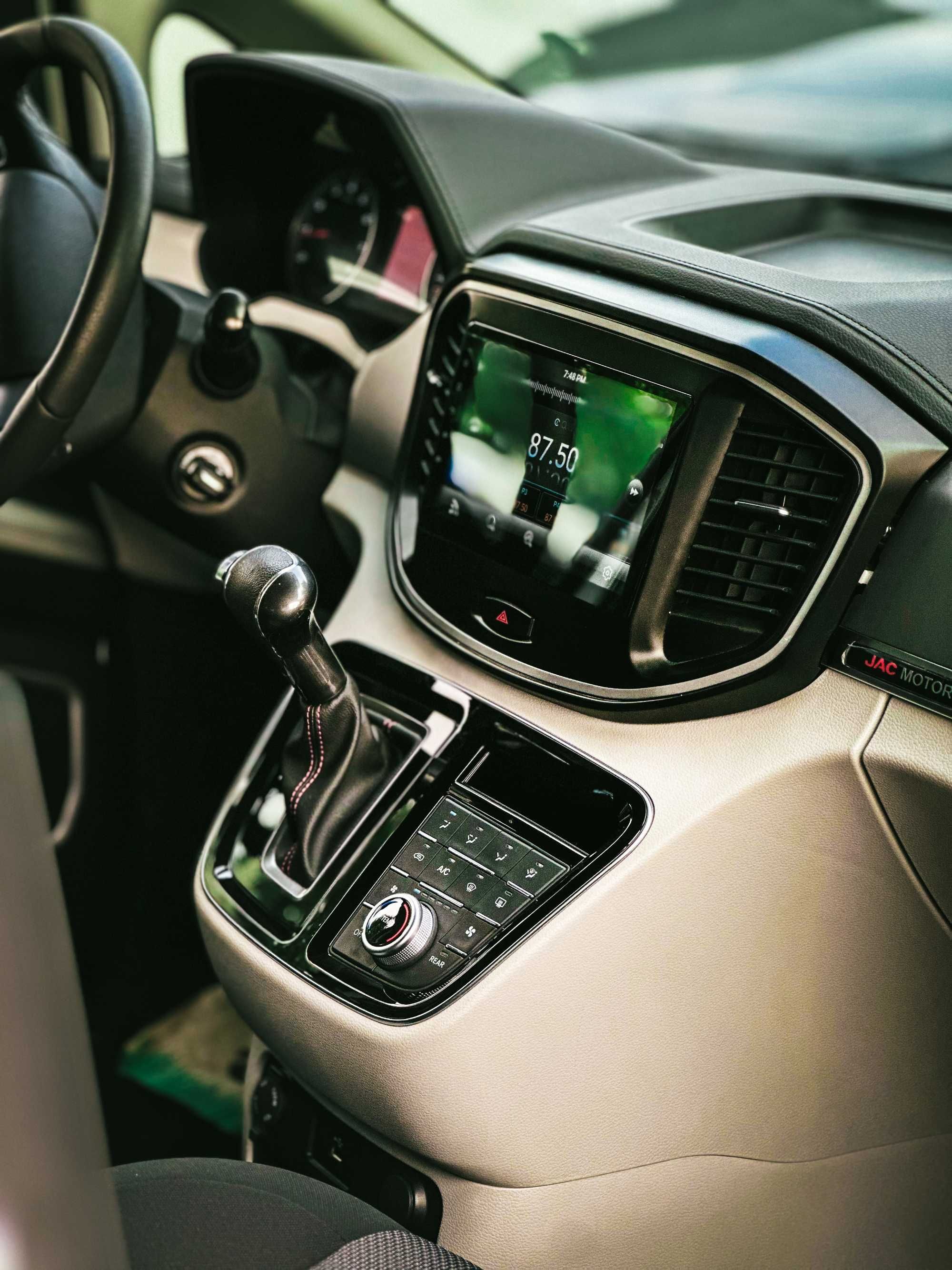JAC M4 aftamat karobka