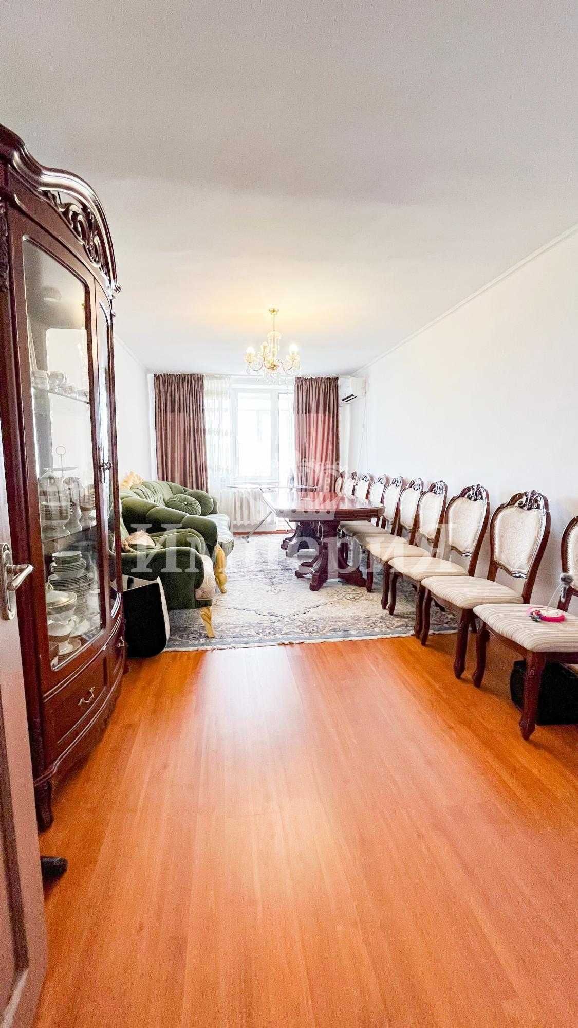 Продается трех комнатная квартира Милана Иперия