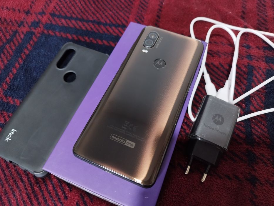 Telefon Motorola One vision bronz 4gb 128 gb.