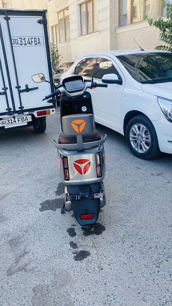 Yadeya Epok H skuteri Obmen bor faqat tigr skuter x maxga oladigan tel