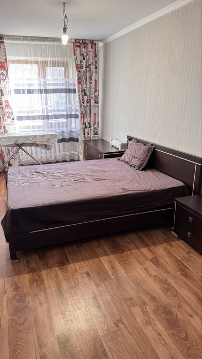 Продам двуспальную кровать и шифоньер