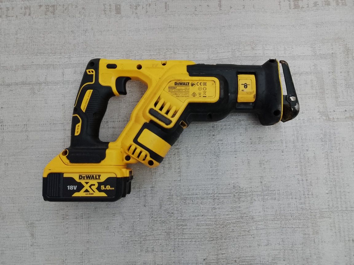 Fierastrau sabie dewalt dcs 367