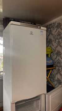 Холодильник INDESIT не рабочий