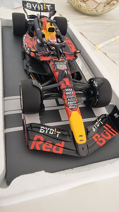 Red bull rb20 British gp M.Verstappen/Red bull rb18 Dutch gp F1 1:18