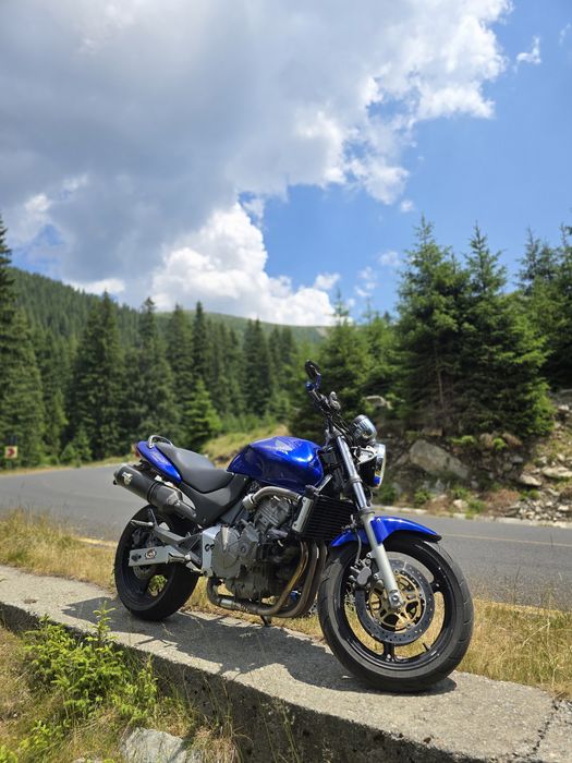 Honda hornet 600/Schimb cu sportiva!