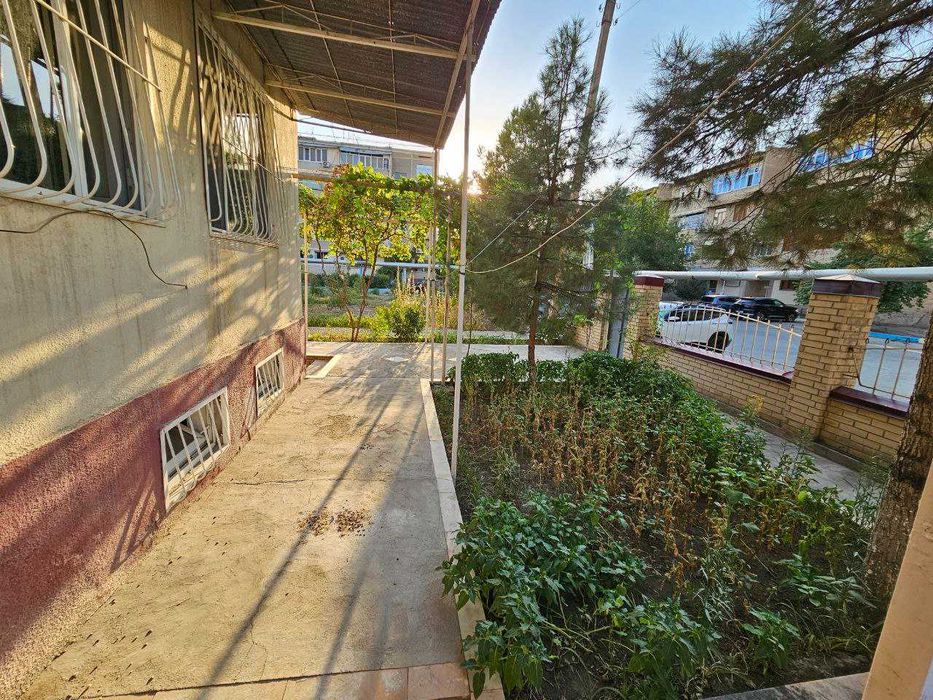 Продаётся 3х комн квартира на 1 этаже Ор-р 5 микрорайон Жомий