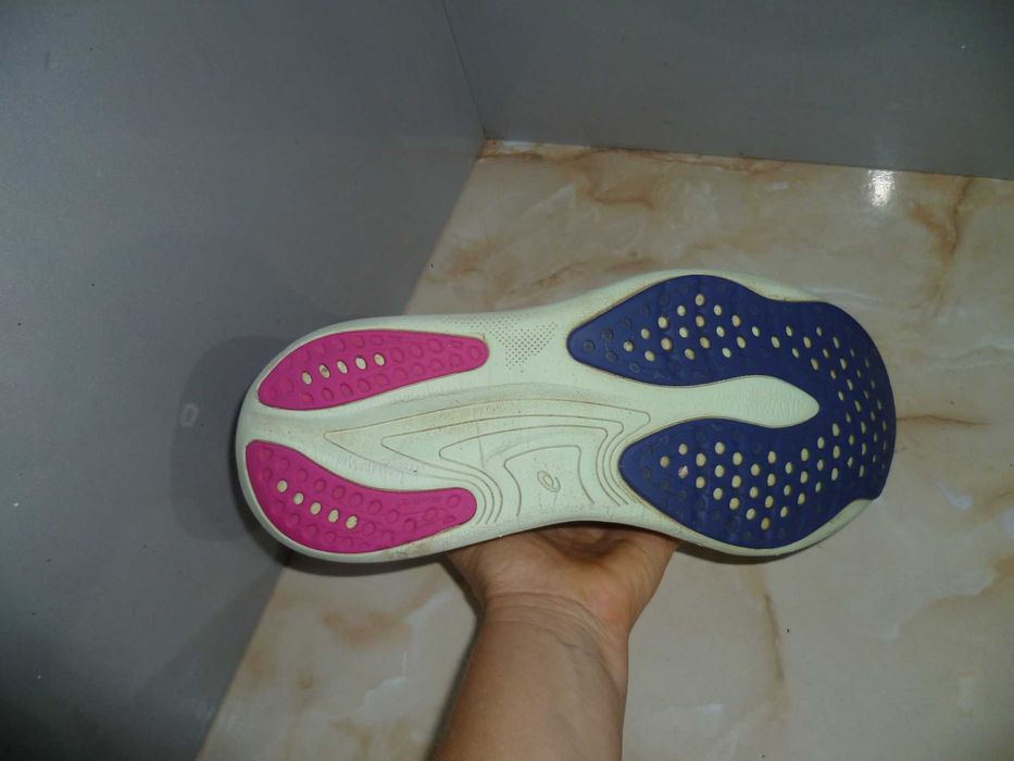 ASICS маратонки №41