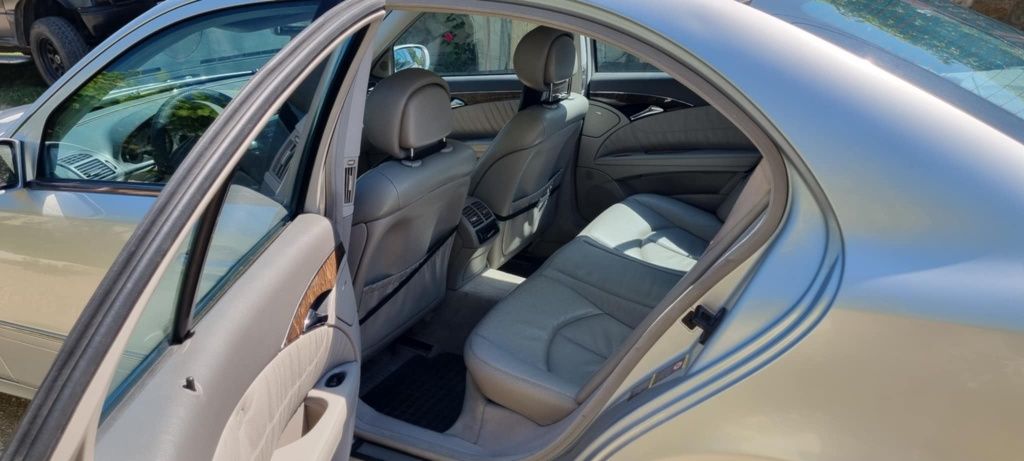 Mercedes-Benz E320 V6-7Gtronic