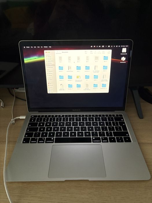 Macbook Air 2019 128 Gb, 8 Gb RAM
