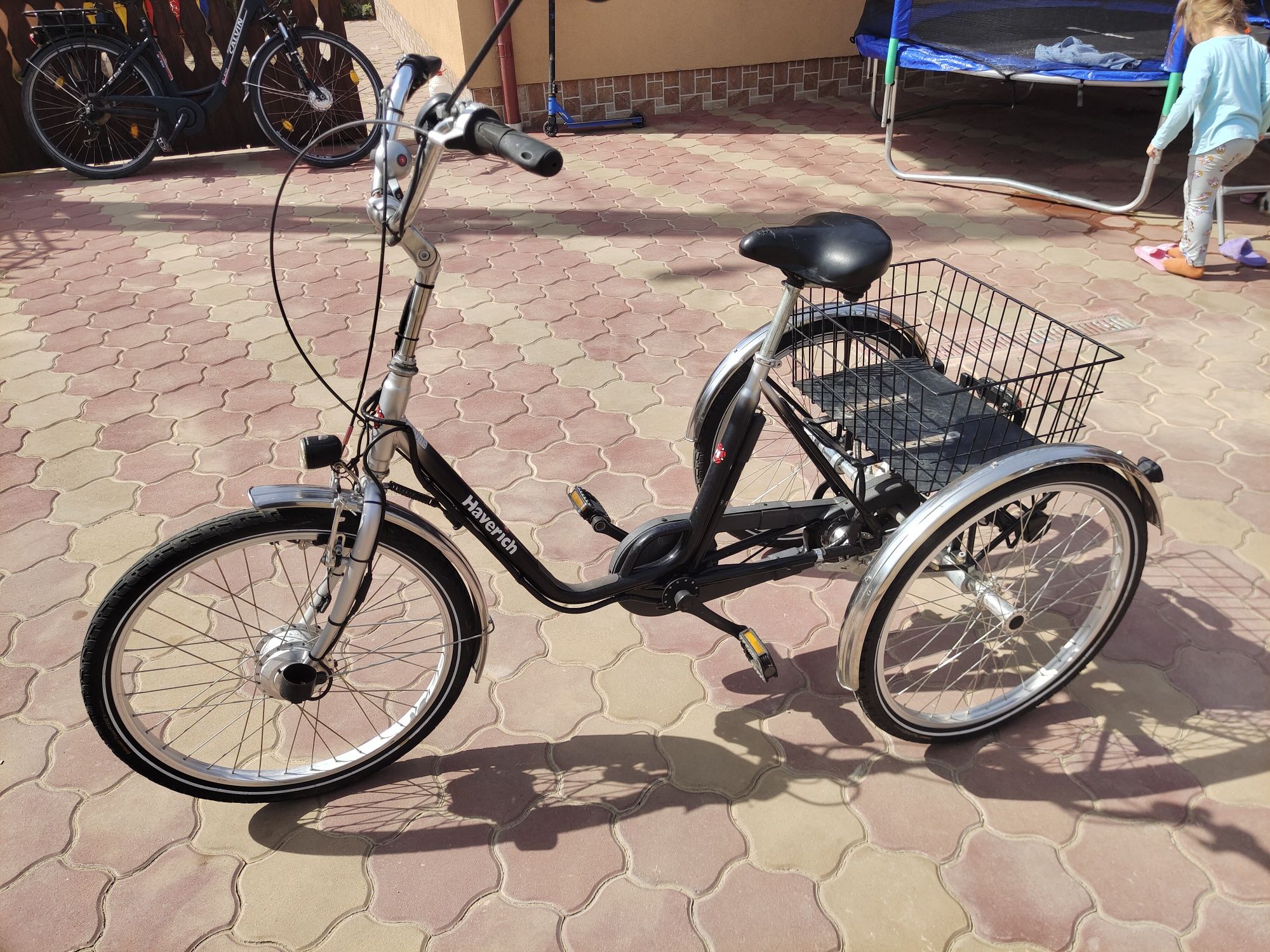 Vând tricicleta electrica