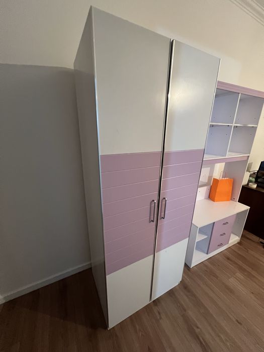 Шкаф полки ветрина продается