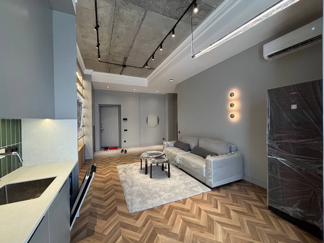 Park Residence Продается 2 комнатная квартира ремонт ул.Махтумкули