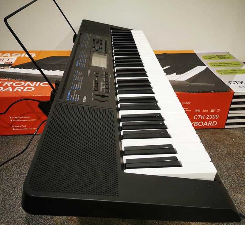 компютърна миди клавиатура CASIO CTK-2300 синтезатор с 5 октави и USB