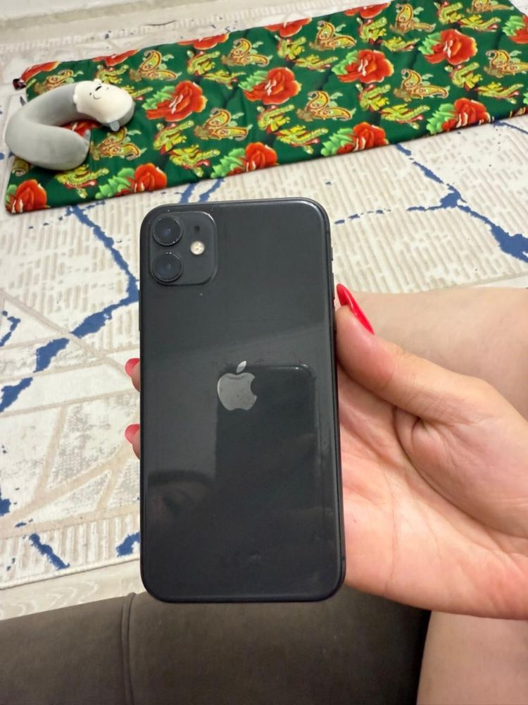 срочно продам iPhone 11