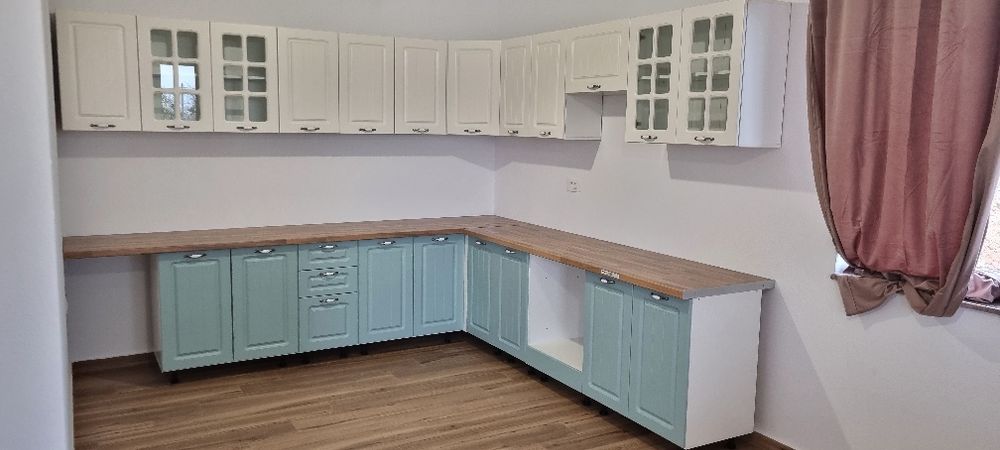 Mobila de bucatarie noua in forma L, SOFT CLOSE, Cuptor electric.