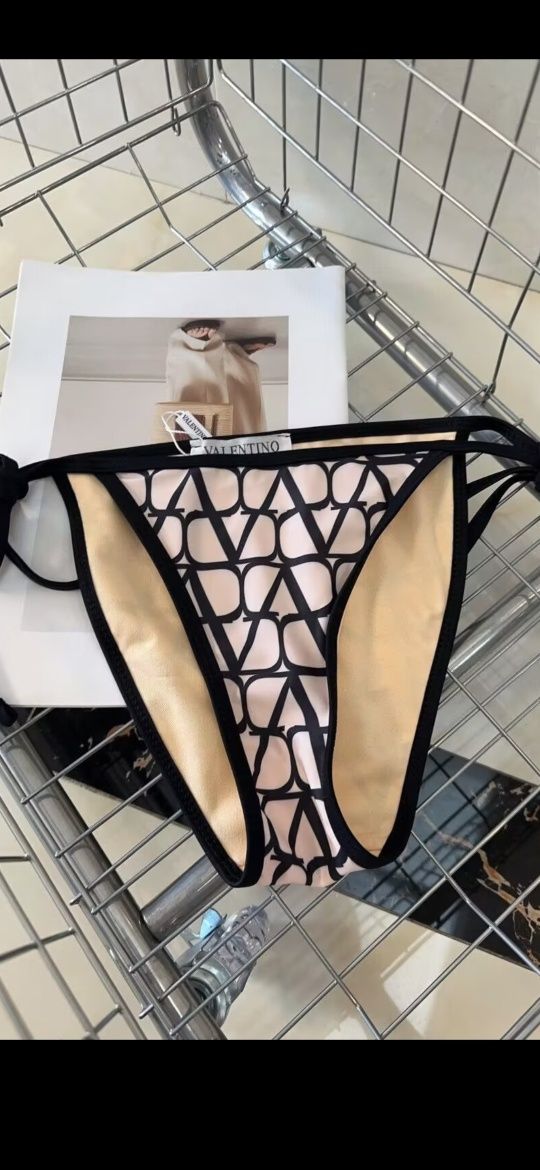 Costum de baie Valentino model 2025