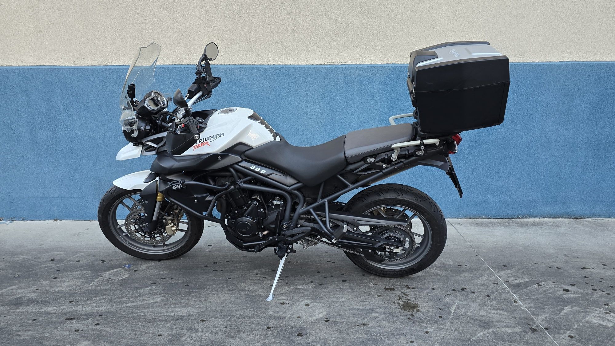 Triumph Tiger 800