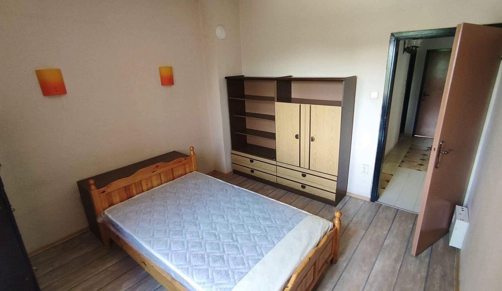 Дава се под наем Тристаен апартамент в Пловдив, Въстанически - 100 кв.м за 395 € - Снимка #2