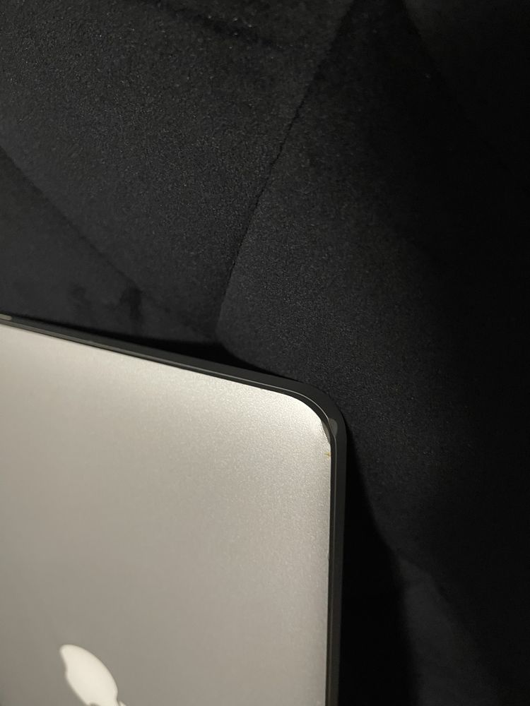 MacBook Pro 13” i7 / 16GB RAM / 256 SSD