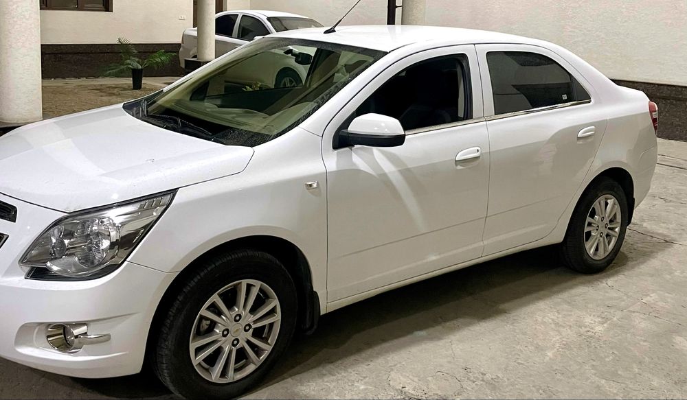 Продается кобальт белого цвета в отличном состоянии