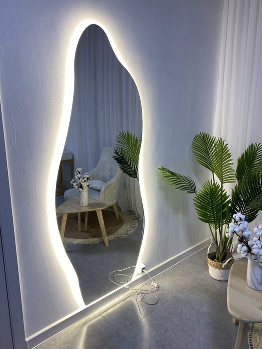 Зеркало интерьерная