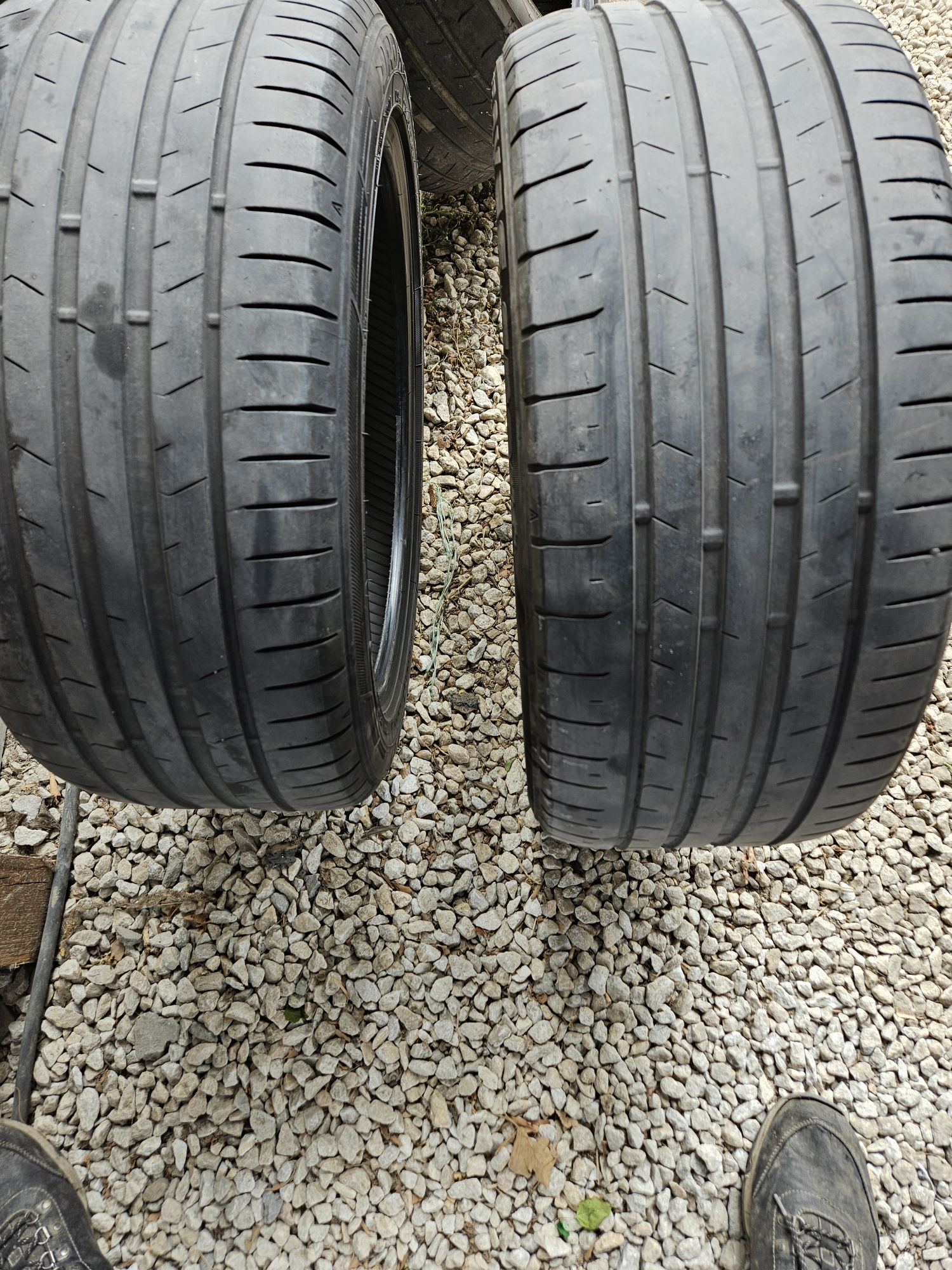 Гуми лятни TOYO 235/45/17